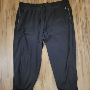 💜Gap Fit loose Capris Size XL